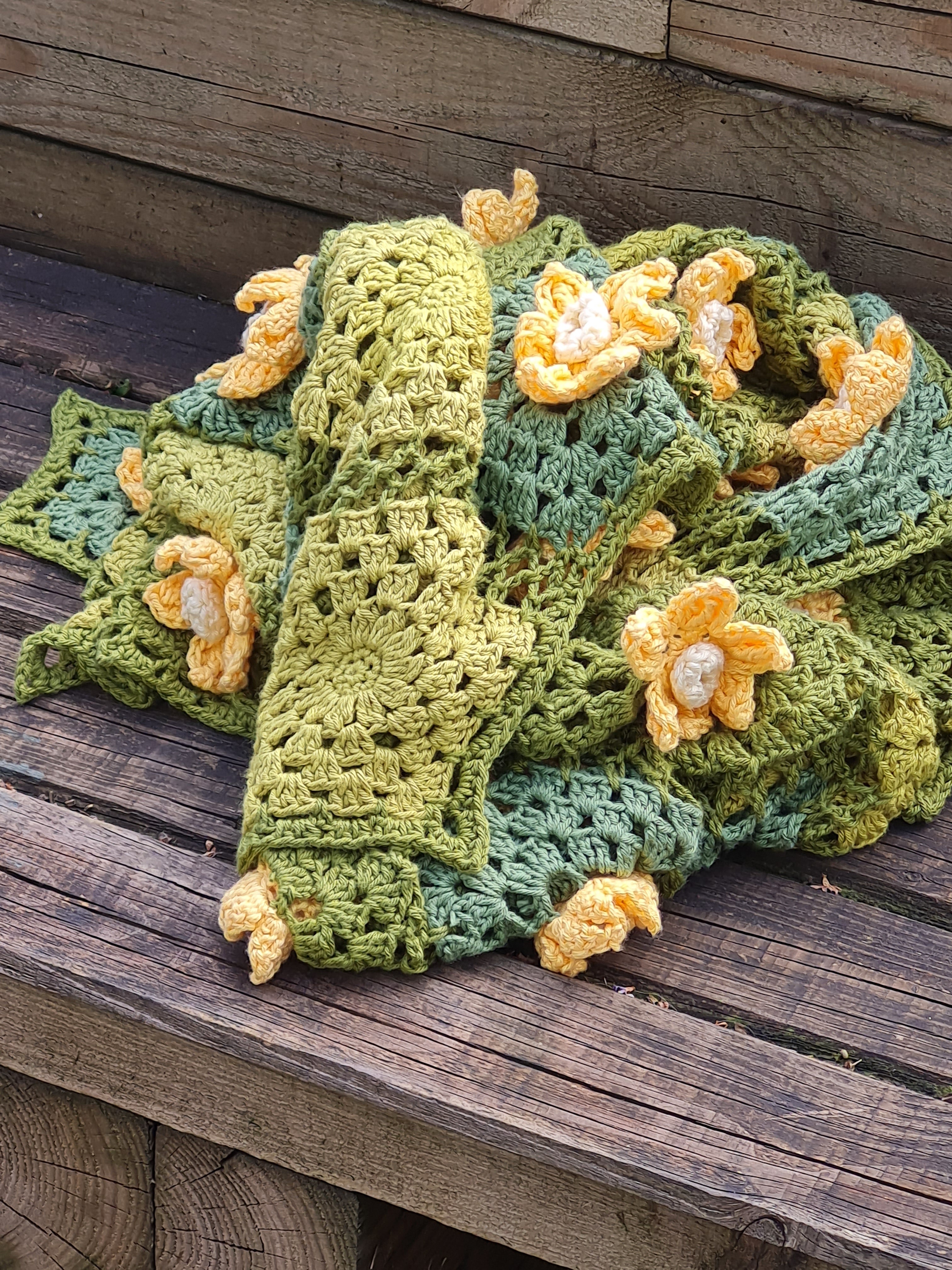 WW - Daffodils Shawl